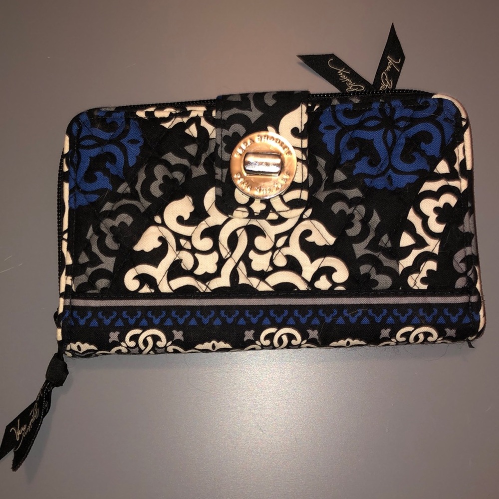 Vera Bradley Turn Lock Wallet. No signs of wear